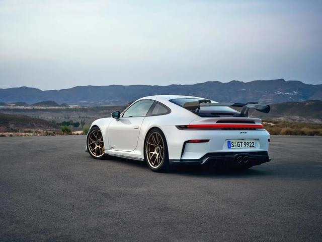 新款保时捷 911 GT3 & 911 GT3 旅行版双星闪耀-有驾