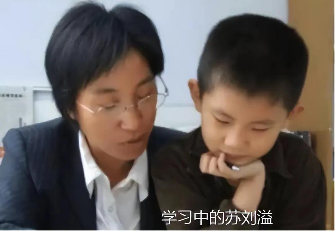 山东神童 : 2天念完小学 , 10岁参加高考 , 读了1年大学嫌太简单溜回家