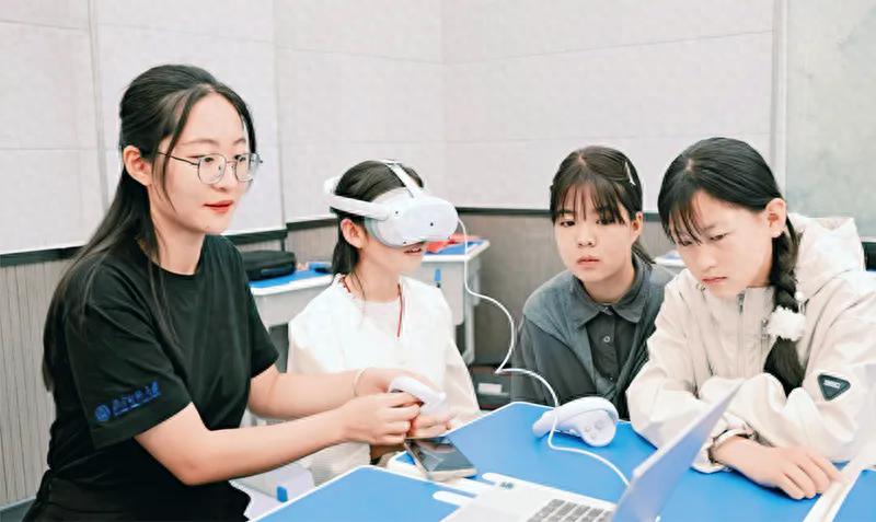 怎样发挥师范院校在高水平教师队伍建设中的独特作用