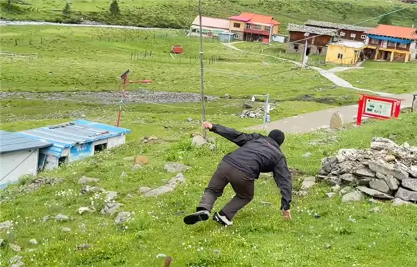 大疆Action 4被土拨鼠偷走 客服小姐姐都被逗笑了