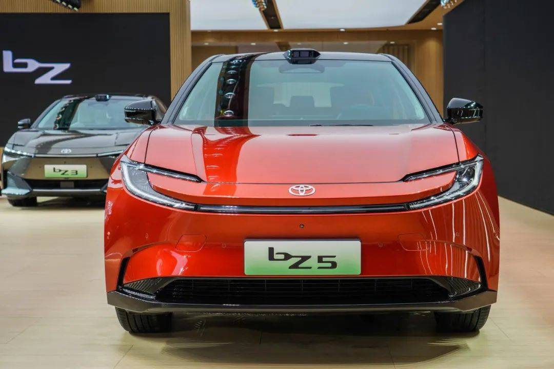 没流量硬蹭!这位营销高管“翻车”了